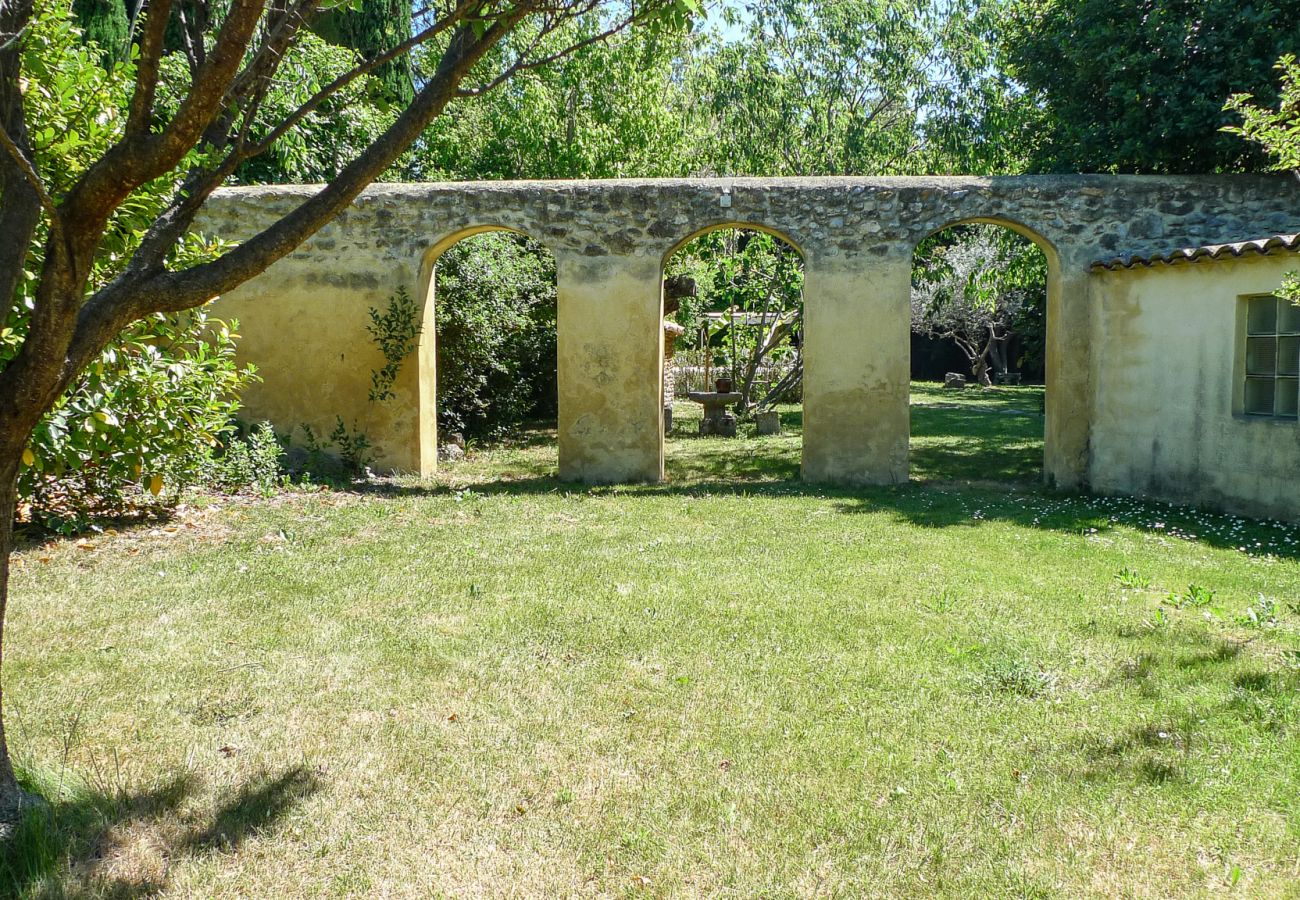 Ferienhaus in Sainte-Cécile-les-Vignes - La Maison des Arcades, mit privatem Pool und Garten