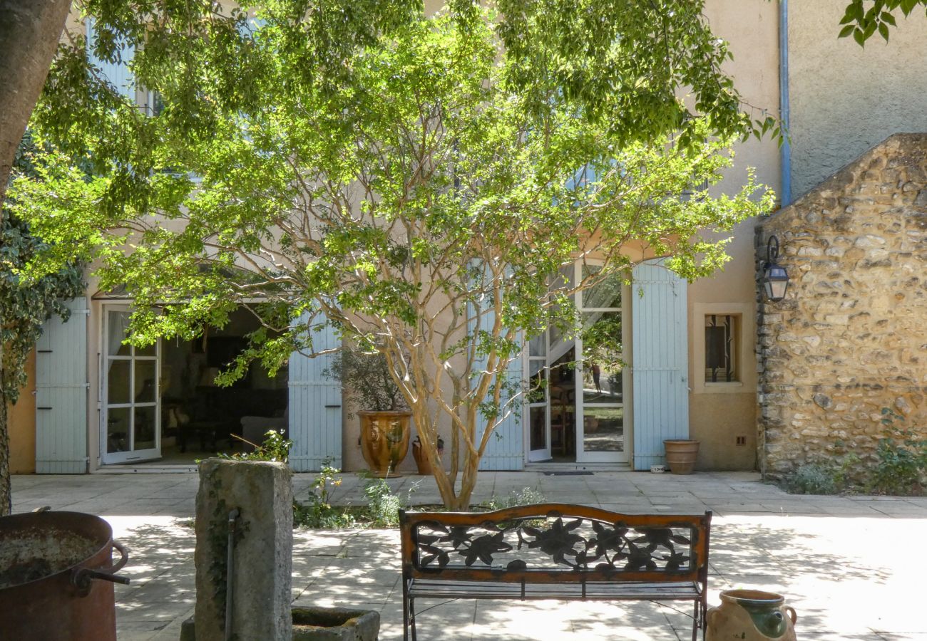 Ferienhaus in Sainte-Cécile-les-Vignes - La Maison des Arcades, mit privatem Pool und Garten