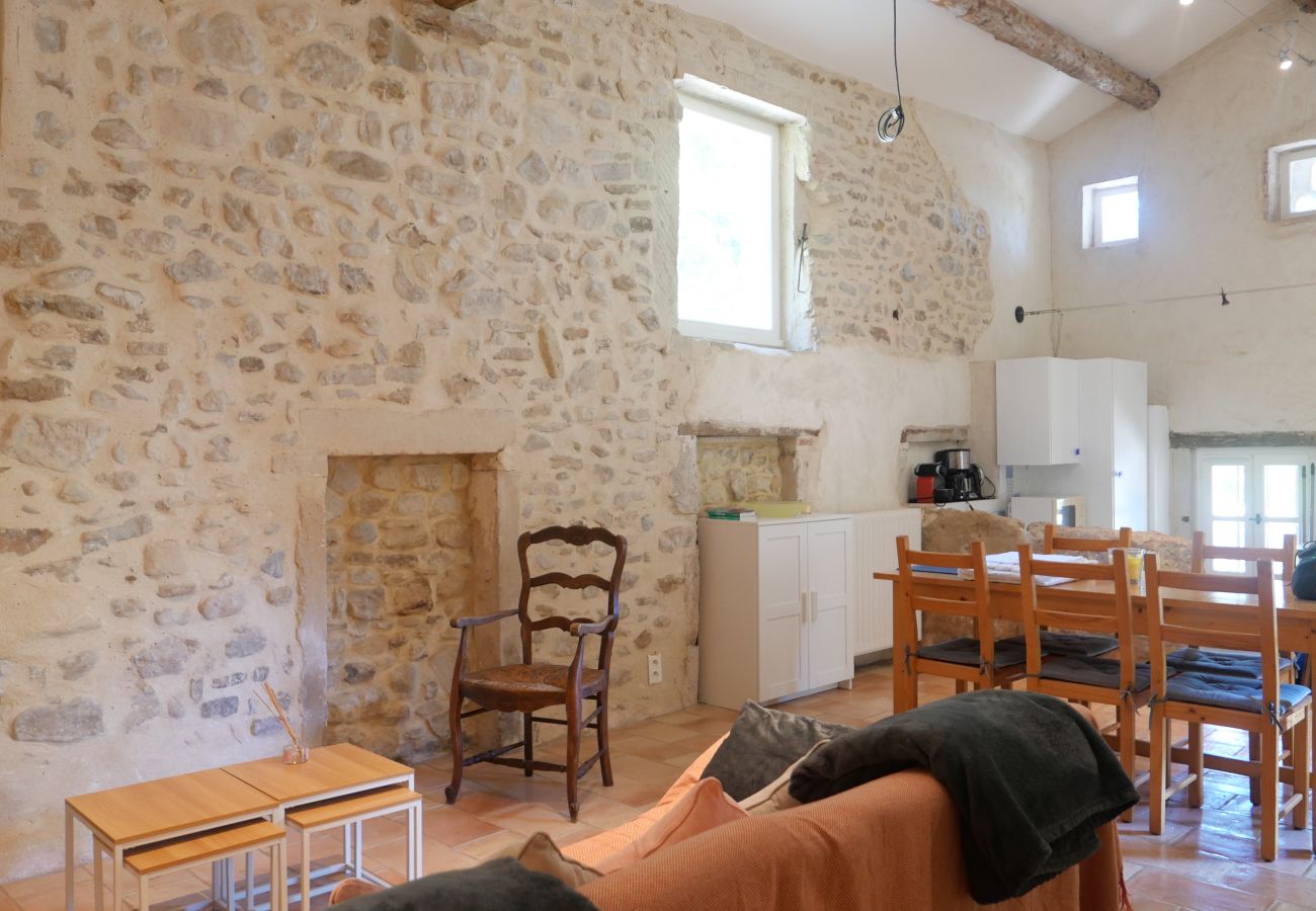 Landhaus in Valréas - La Chapelle, Ferienwohnung mit beheiztem Pool in der Provence