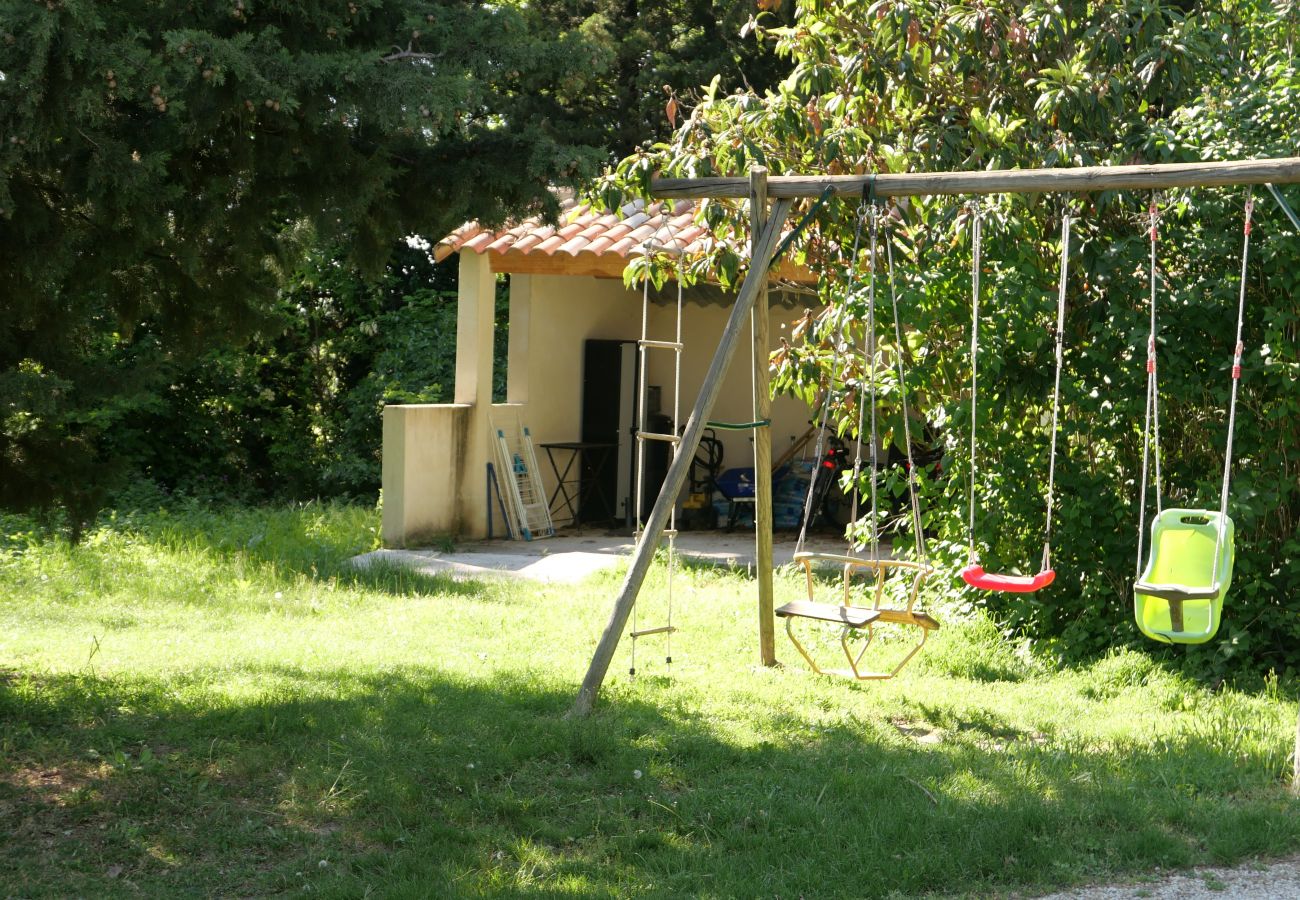 Landhaus in Valréas - La Chapelle, Ferienwohnung mit beheiztem Pool in der Provence