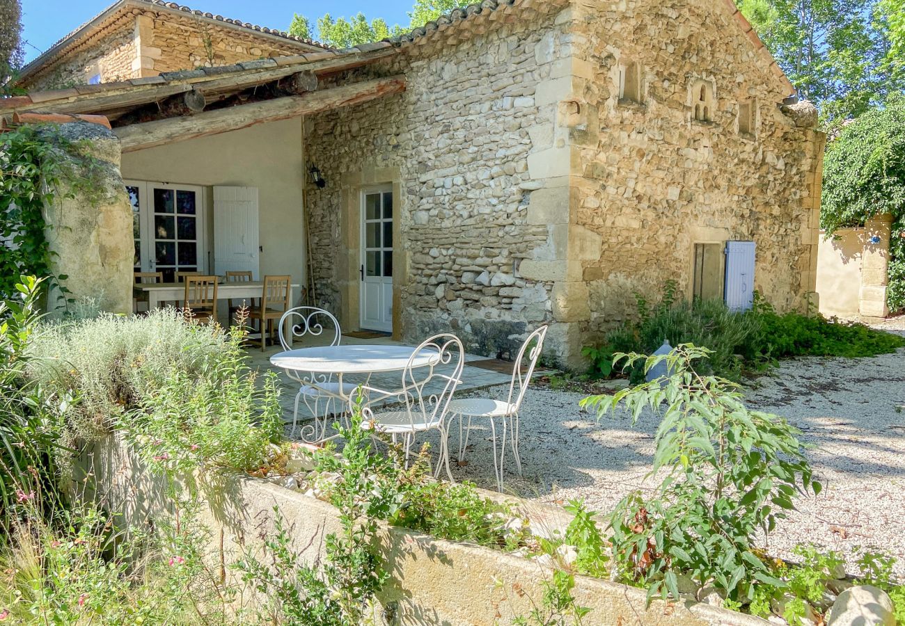 Landhaus in Valréas - La Chapelle, Ferienwohnung mit beheiztem Pool in der Provence