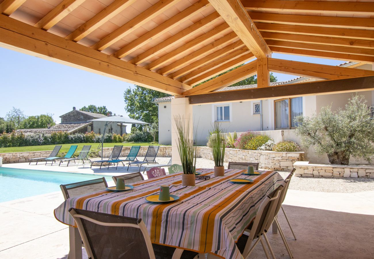 Villa in Colonzelle - La Villa de Sylvain, atemberaubender Blick auf den Ventoux, beheizter Pool