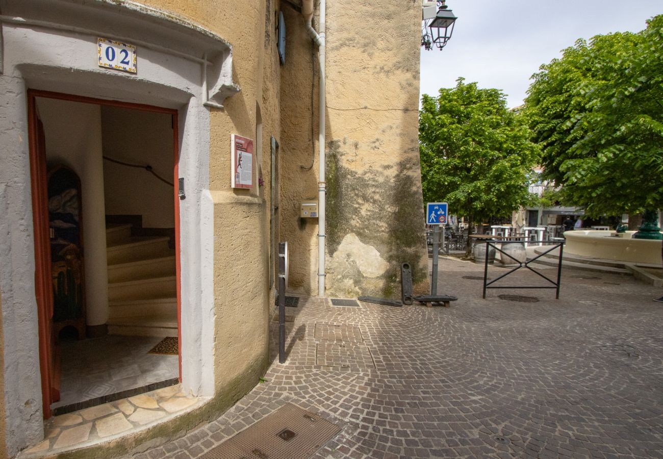 Ferienwohnung in Saint-Paul-Trois-Châteaux - La Tour, ein Haus mit Charakter im Herzen des Dorfes