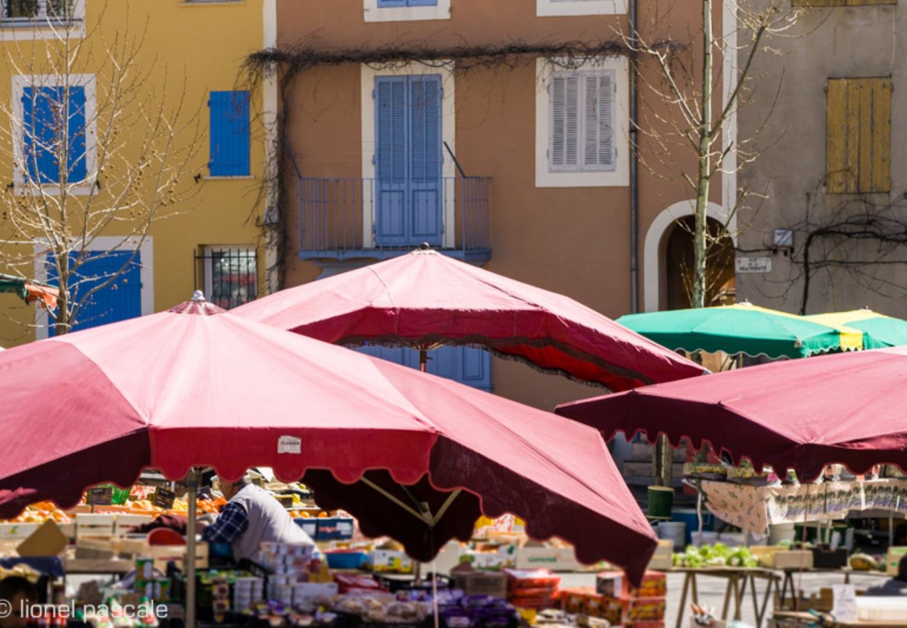 Ferienwohnung in Saint-Paul-Trois-Châteaux - La Tour, ein Haus mit Charakter im Herzen des Dorfes