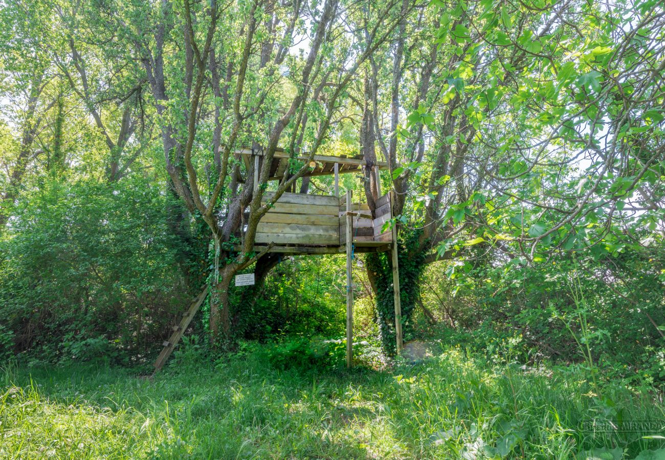 Cottage in Valréas - Gîte Les Lavandes, Mas des Platanes, met verwarmd zwembad