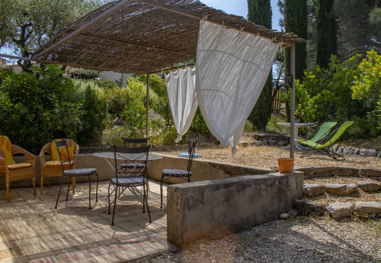 Huis in Mirabel-aux-Baronnies - Gîte Eden, aux Mirabelles, piscine commune