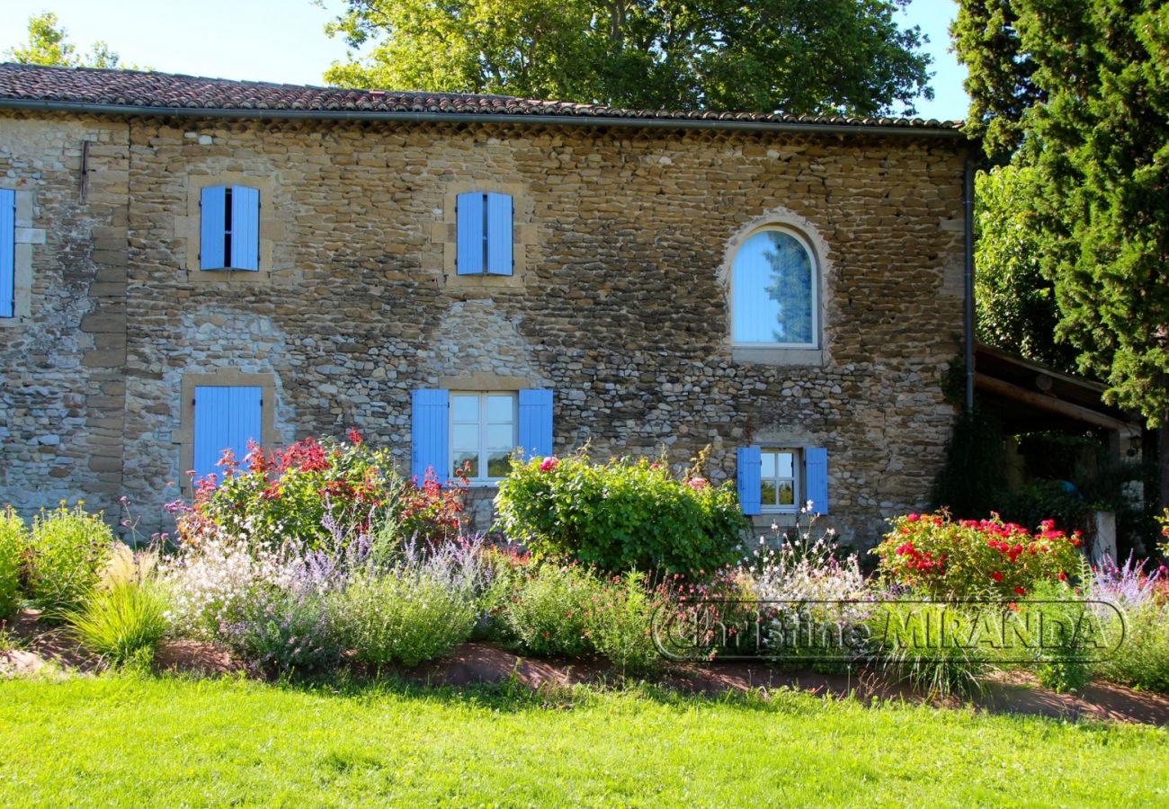 Cottage in Valréas - Gîte Les Lavandes, Mas des Platanes, with heated pool