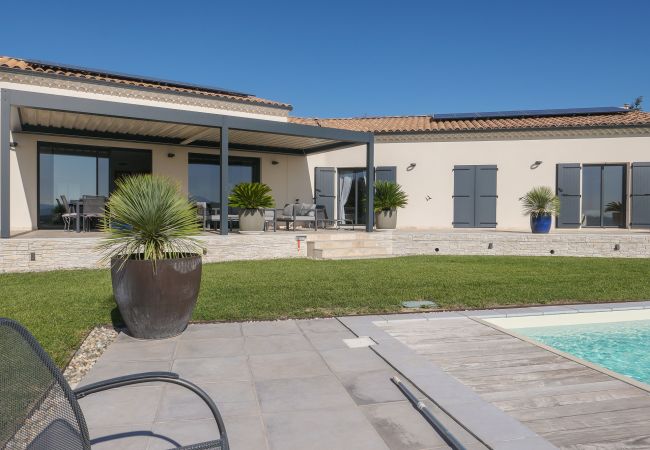 Villa/Dettached house in Saint-Restitut - Villa Noélisa, heated swimming pool, view of the Ventoux