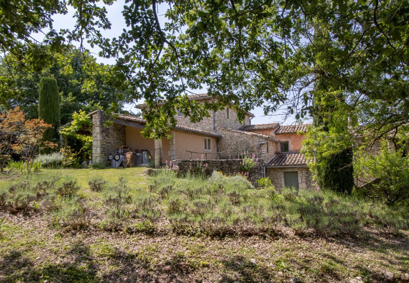 House in Chantemerle-lès-Grignan -   L'Amandière, Character house to rent in Drôme Provençale, private swimming pool